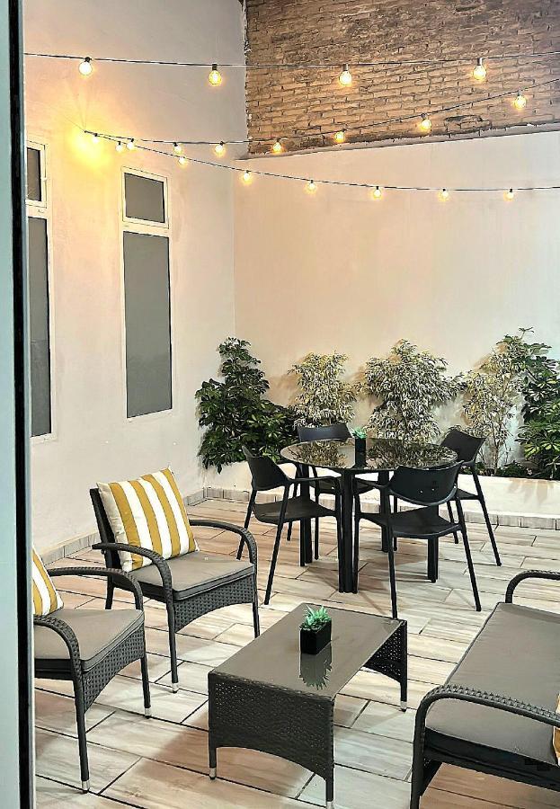 New! Renovated, Centrally Located, Private Entrance, Terrace Apartamento Valência Exterior foto