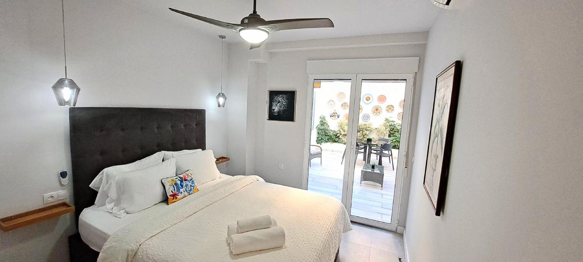 New! Renovated, Centrally Located, Private Entrance, Terrace Apartamento Valência Exterior foto