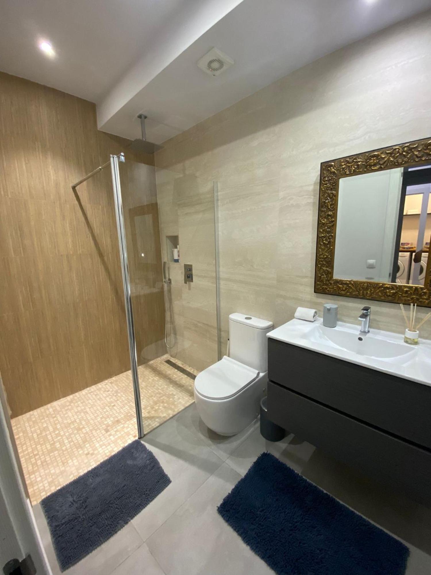New! Renovated, Centrally Located, Private Entrance, Terrace Apartamento Valência Exterior foto
